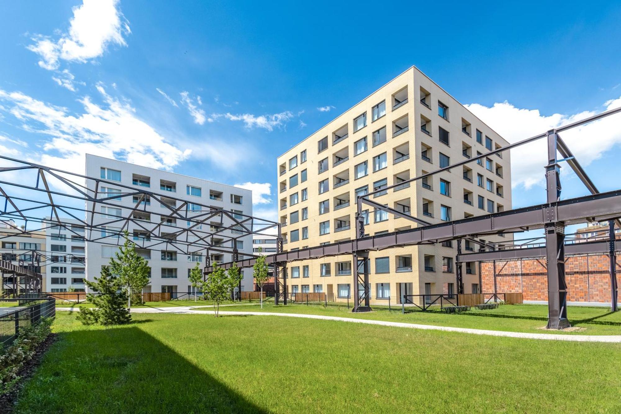 Апартаменти Bright 2Br - 7Th Floor, Balcony, Free Parking By Gravity Прага Екстер'єр фото