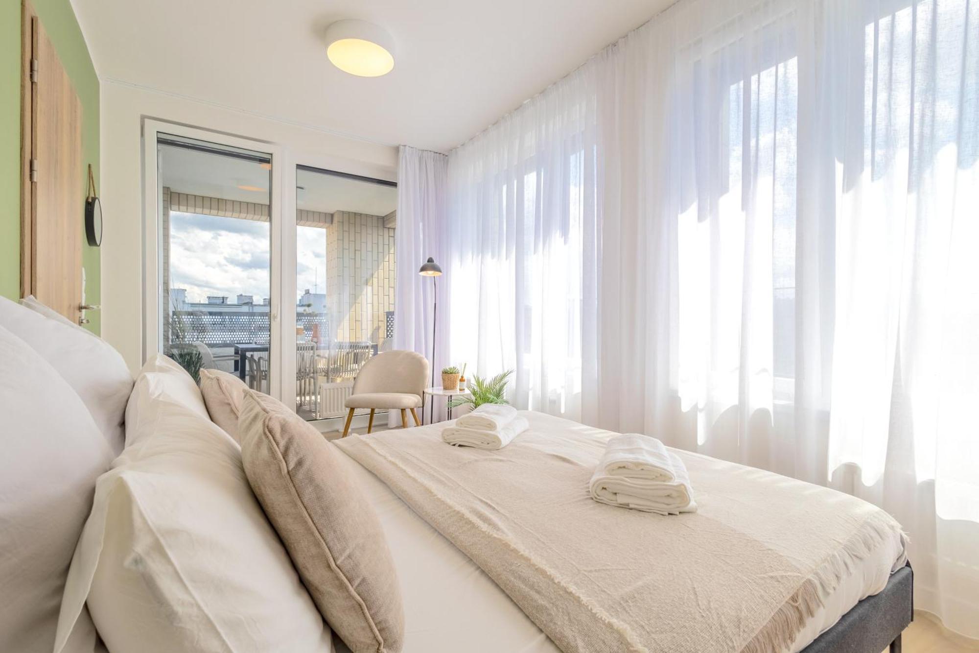 Апартаменти Bright 2Br - 7Th Floor, Balcony, Free Parking By Gravity Прага Екстер'єр фото