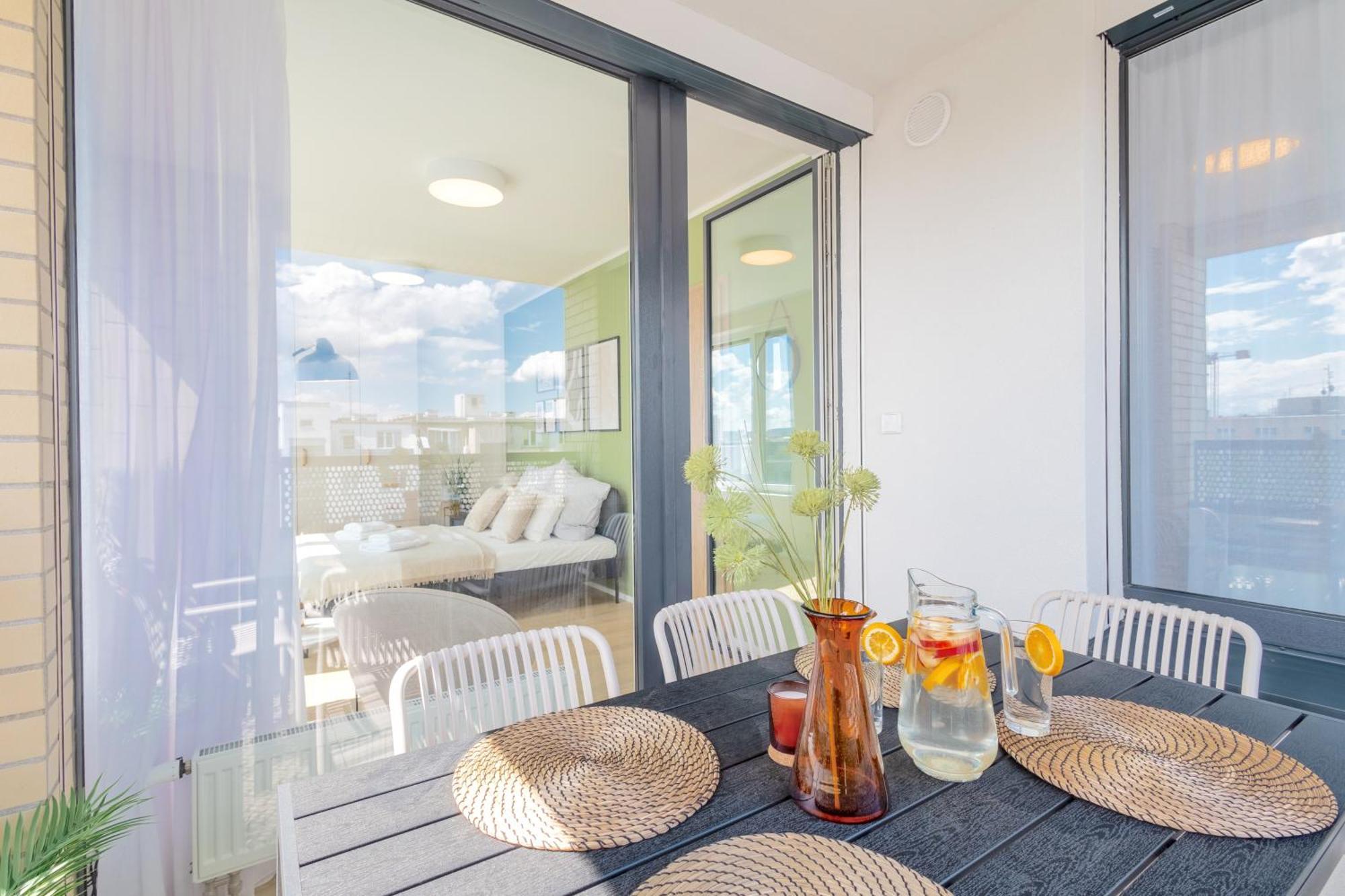 Апартаменти Bright 2Br - 7Th Floor, Balcony, Free Parking By Gravity Прага Екстер'єр фото