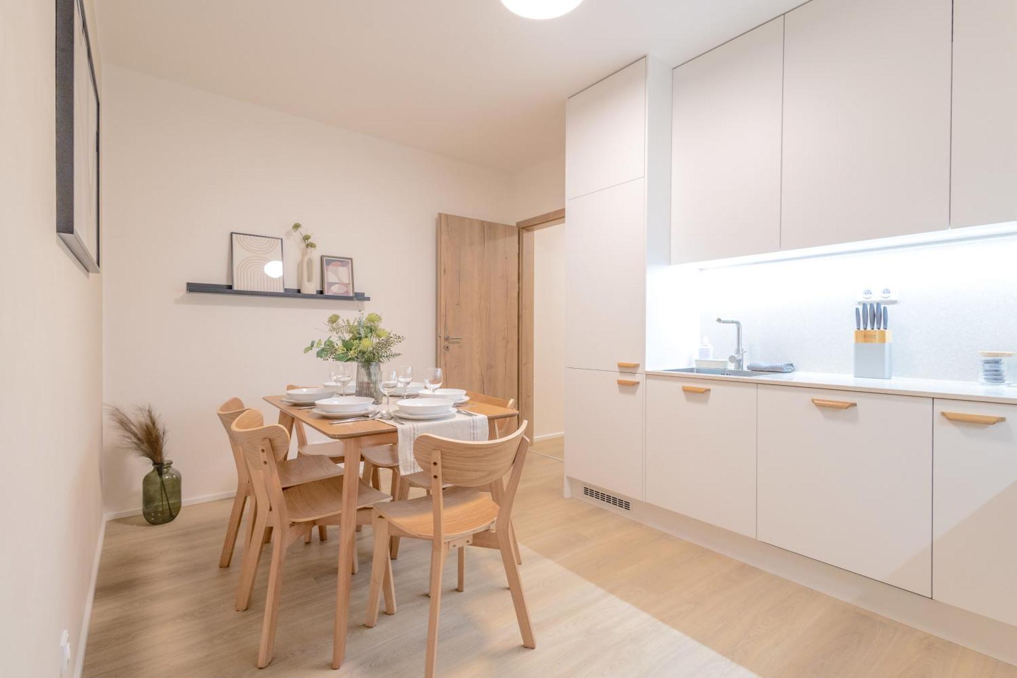 Апартаменти Bright 2Br - 7Th Floor, Balcony, Free Parking By Gravity Прага Екстер'єр фото