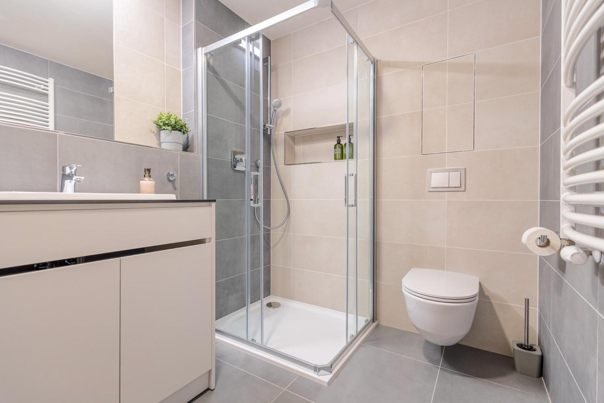 Апартаменти Bright 2Br - 7Th Floor, Balcony, Free Parking By Gravity Прага Екстер'єр фото