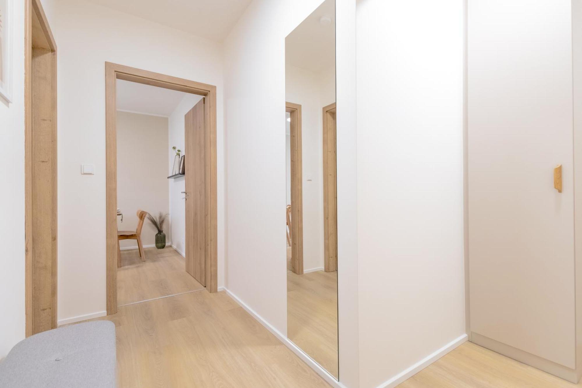 Апартаменти Bright 2Br - 7Th Floor, Balcony, Free Parking By Gravity Прага Екстер'єр фото