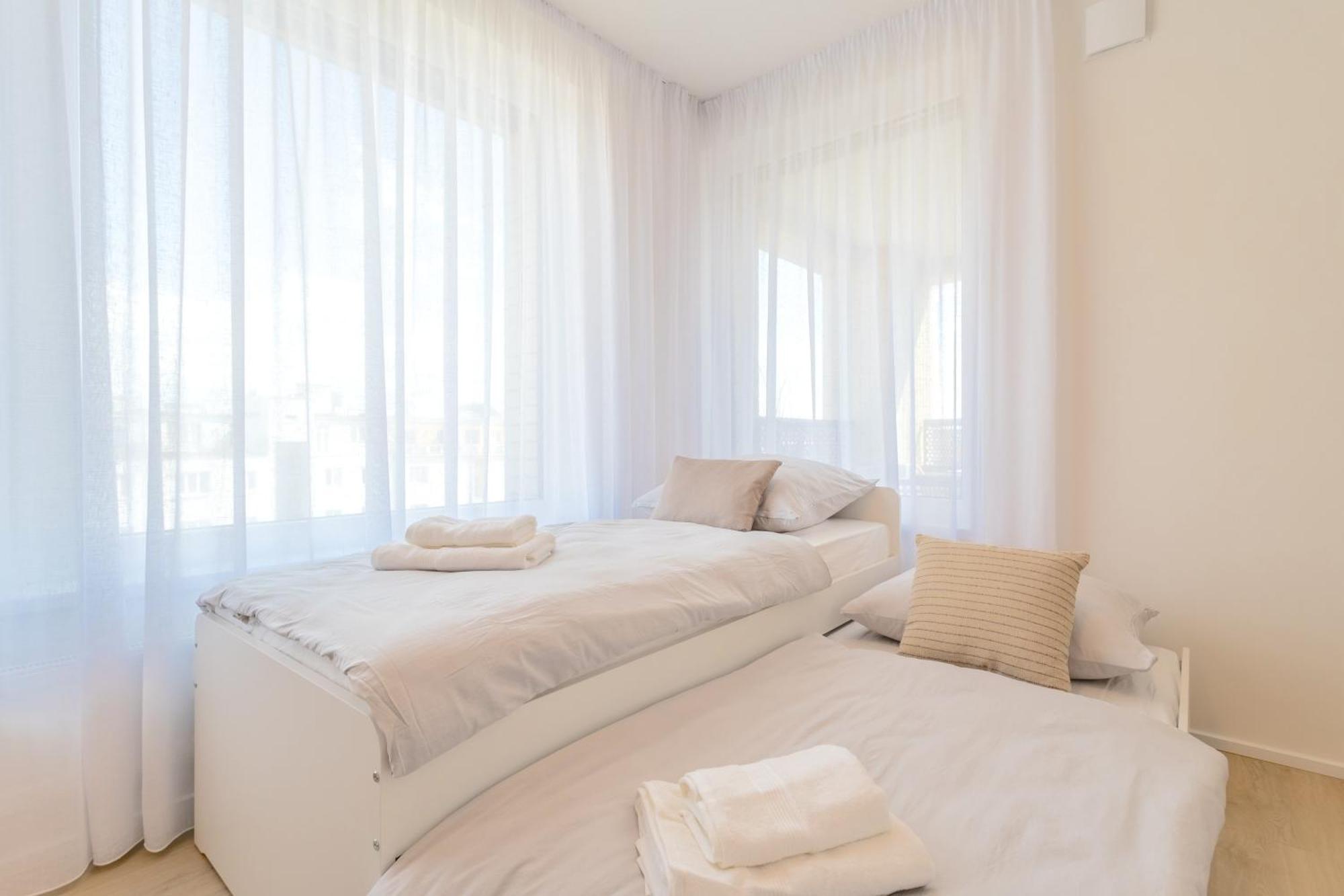 Апартаменти Bright 2Br - 7Th Floor, Balcony, Free Parking By Gravity Прага Екстер'єр фото